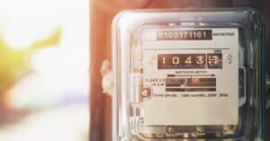 como detectar un enganche ilegal de luz contador electrico manipular un contador de luz consecuencias de fraude electrico audinfor system
